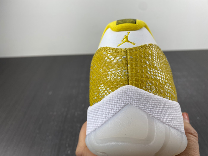 air jordan 11 low wmns “yellow snakeskin”-ah7860-107