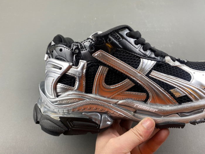 SNEAKER RUNNER 53