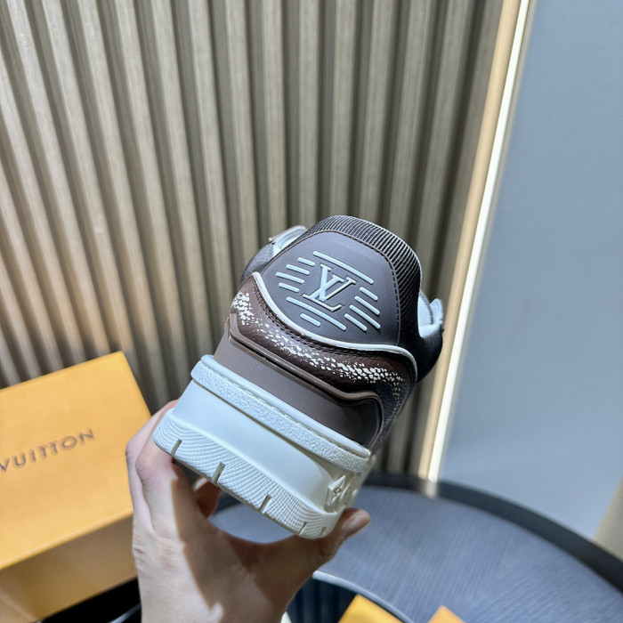 LV snekaers 247