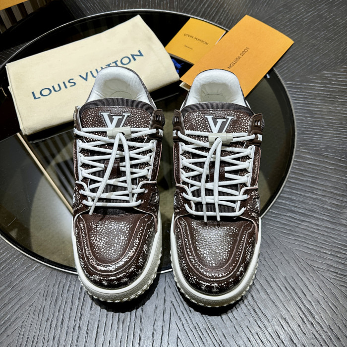 LV snekaers 247
