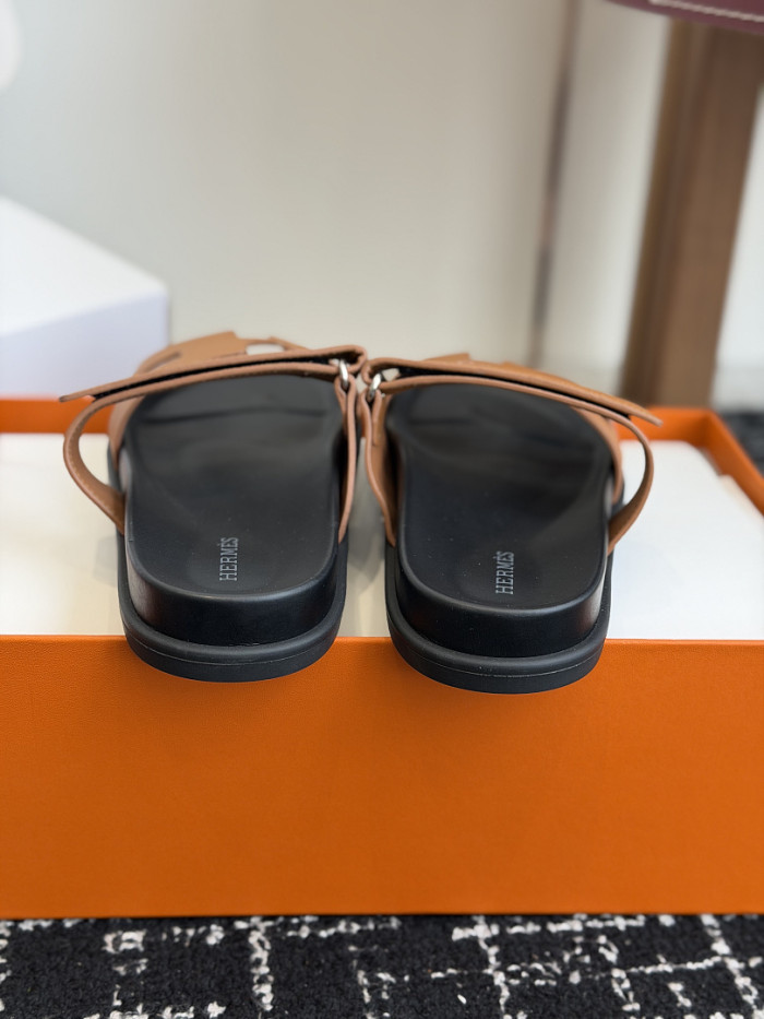 H**me5 Sandal 61