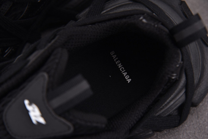 BALENCIAGA 3XL 52