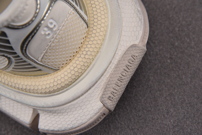 BALENCIAGA 3XL 33