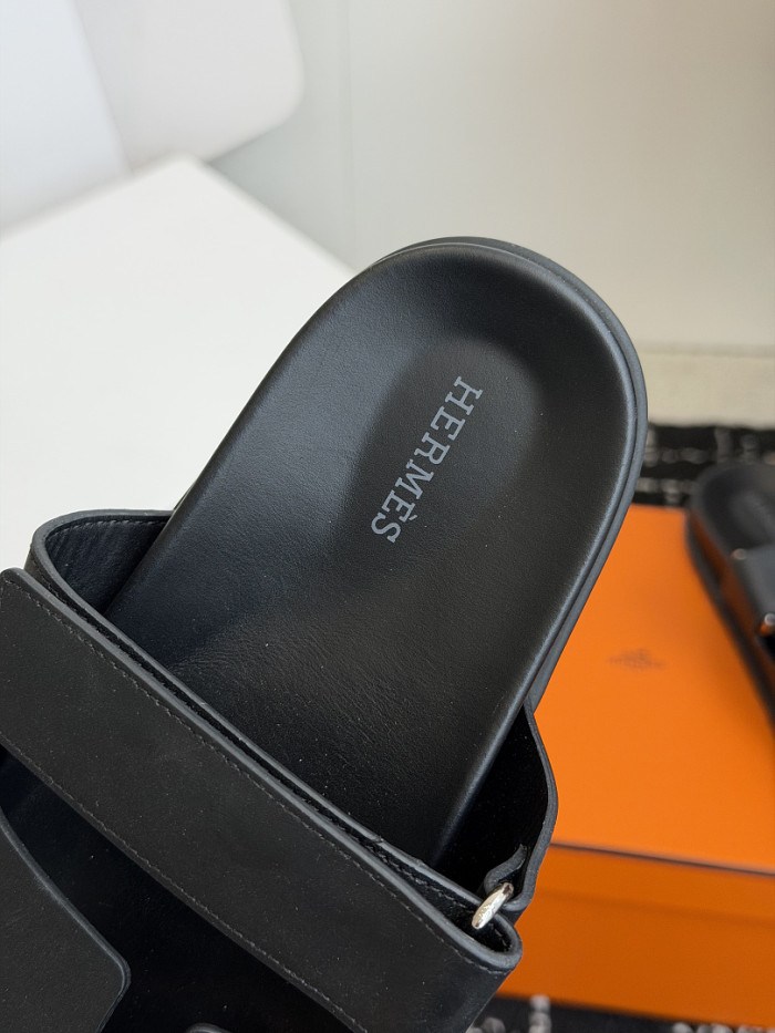 H**me5 Sandal 63