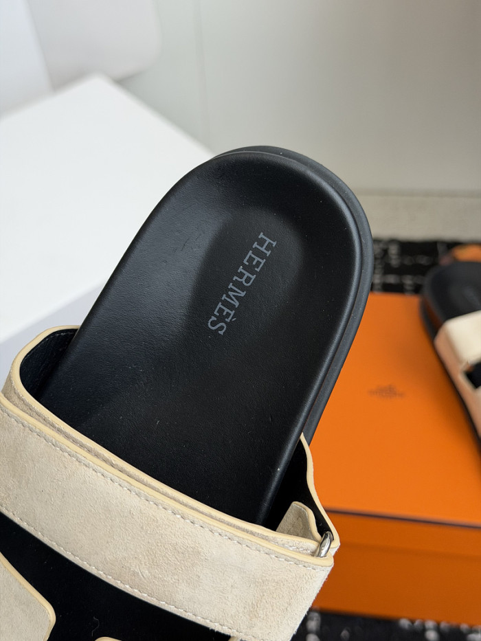 H**me5 Sandal 77