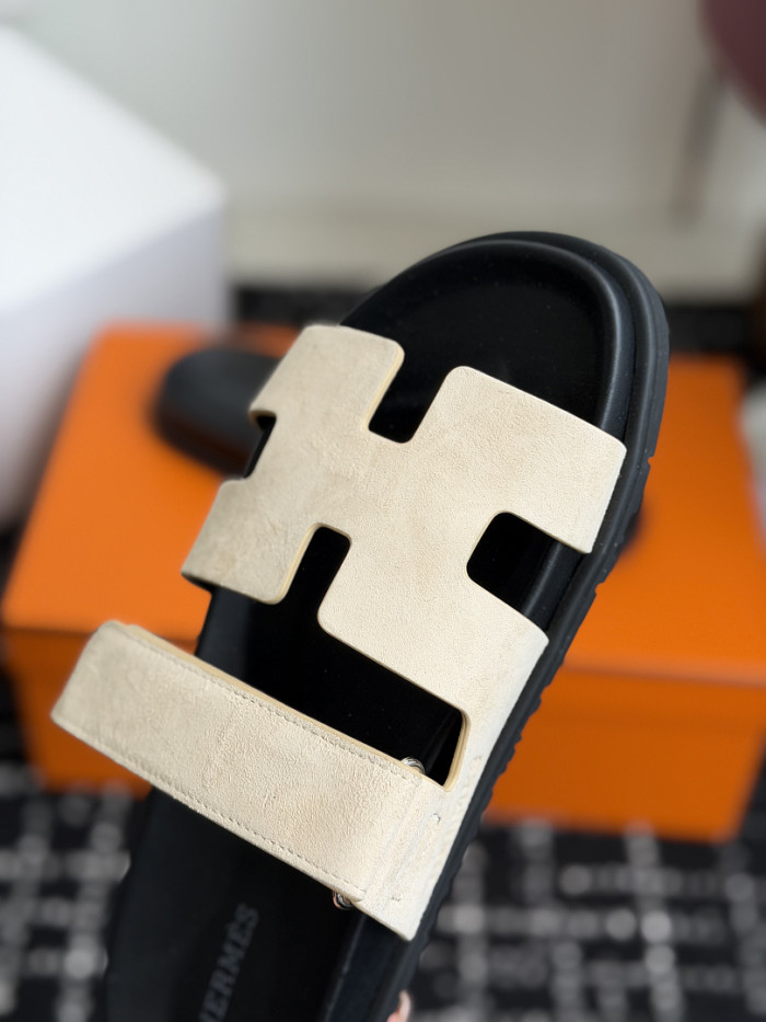 H**me5 Sandal 77