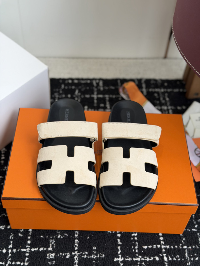 H**me5 Sandal 77