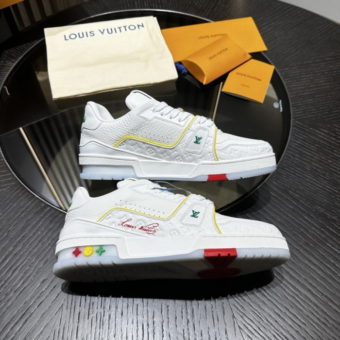 LV snekaers 237