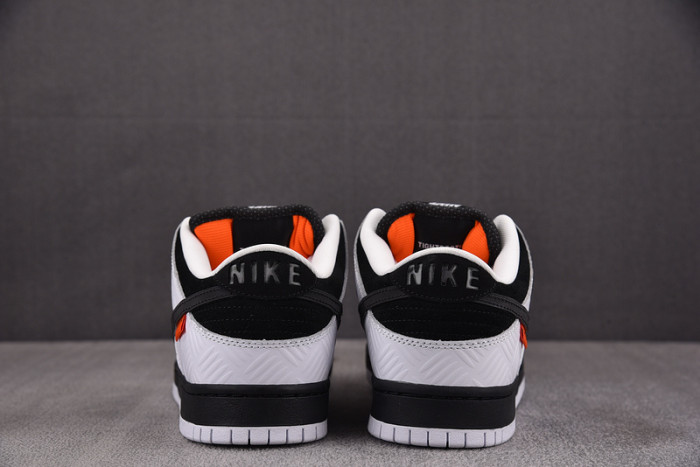 NK SB Dunk Low TIGHTBOOTH-FD2629-100