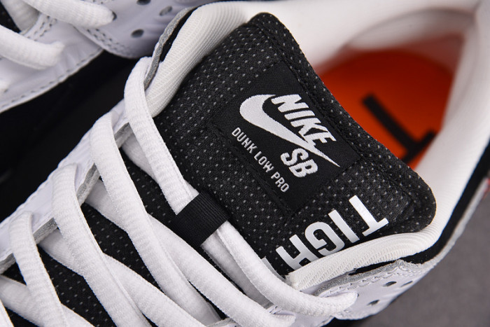 NK SB Dunk Low TIGHTBOOTH-FD2629-100