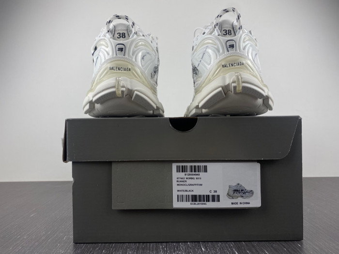 sneaker runner 202301051