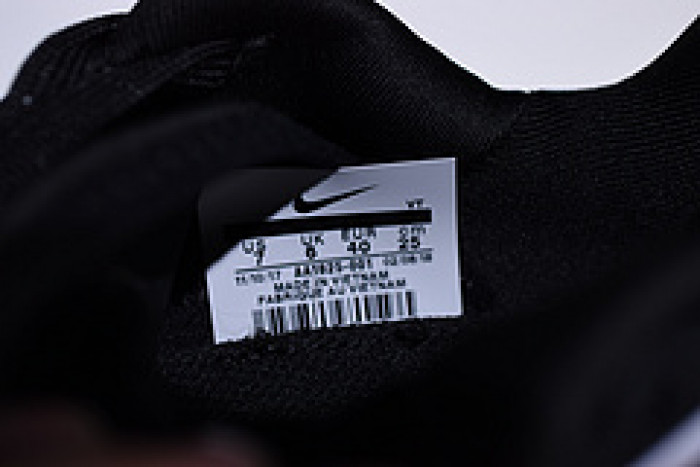 nike epic react flyknit black and white aa1625 001