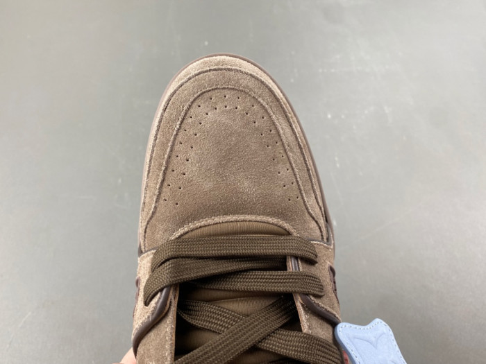 LV snekaers 282