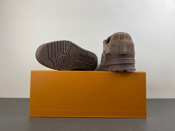 LV snekaers 282
