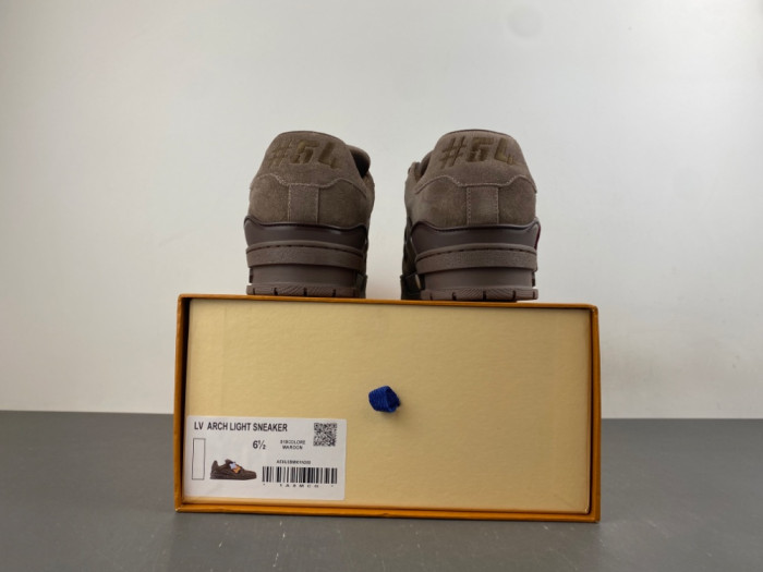 LV snekaers 282