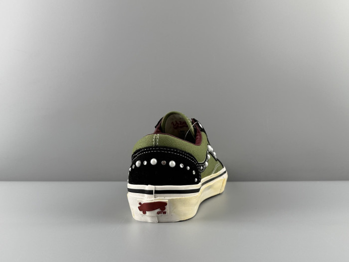 VANS-13