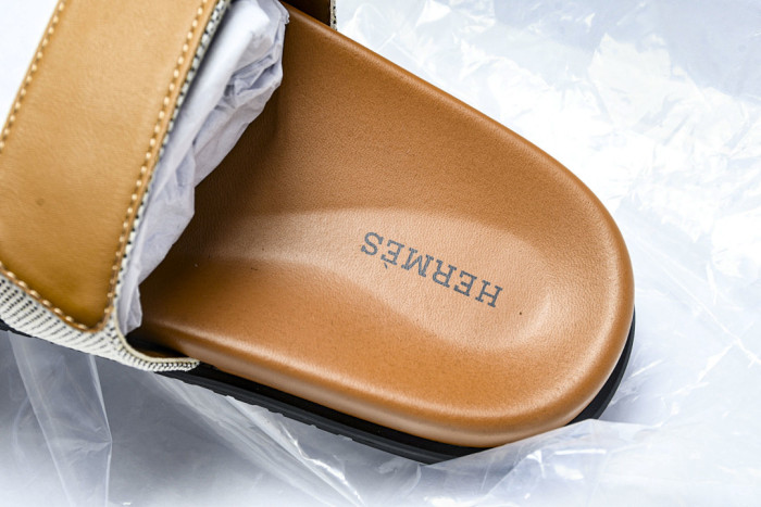 H**me5 Sandal 49