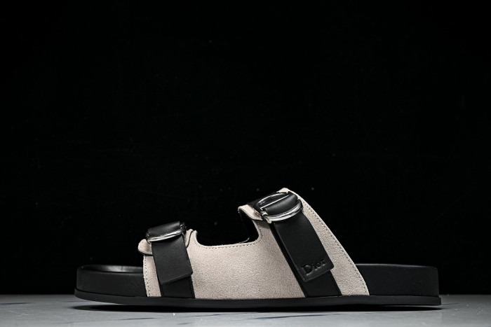D10r SANDAL 15