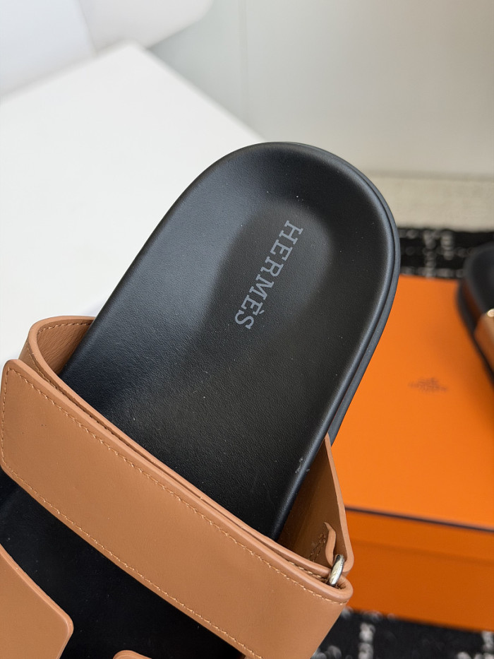 H**me5 Sandal 62