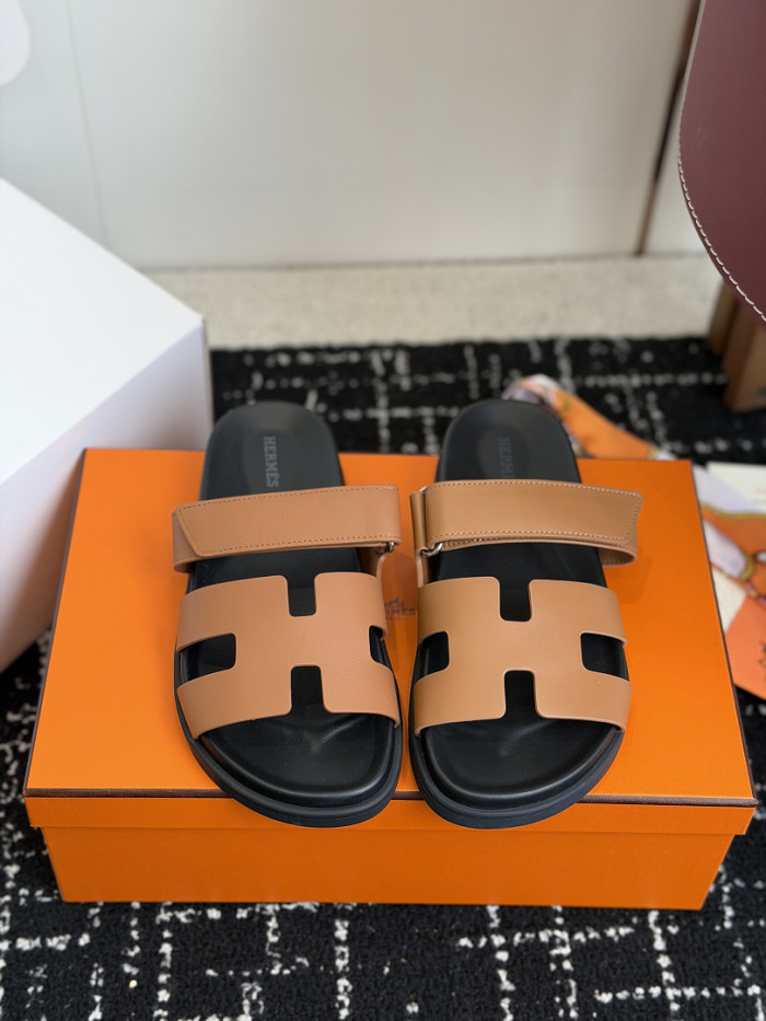 H**me5 Sandal 62