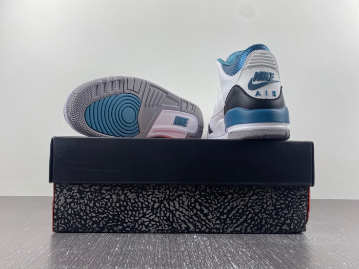 air jordan 3 retro-136064-660