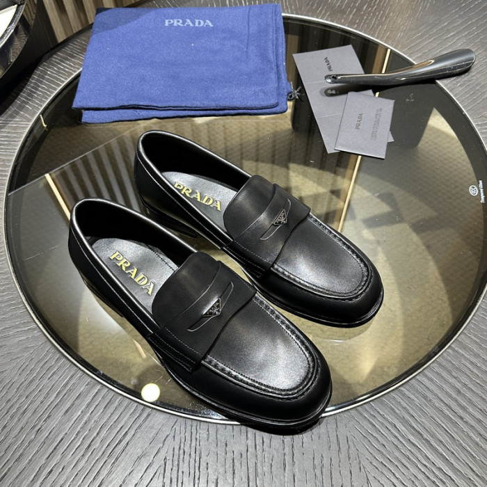 Prada 66