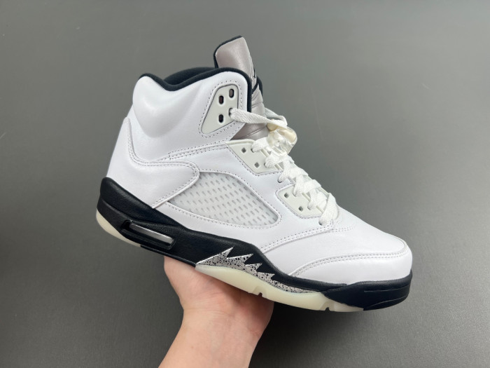 Air Jordan 5 Retro "White and Black"-DD0587-110