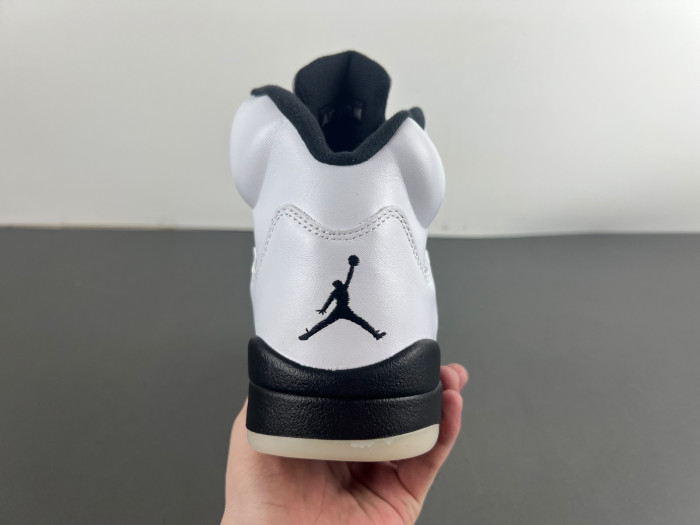 Air Jordan 5 Retro "White and Black"-DD0587-110