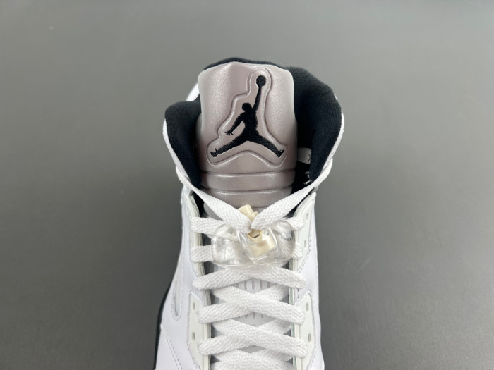 Air Jordan 5 Retro "White and Black"-DD0587-110