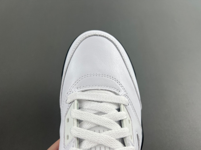 Air Jordan 5 Retro "White and Black"-DD0587-110