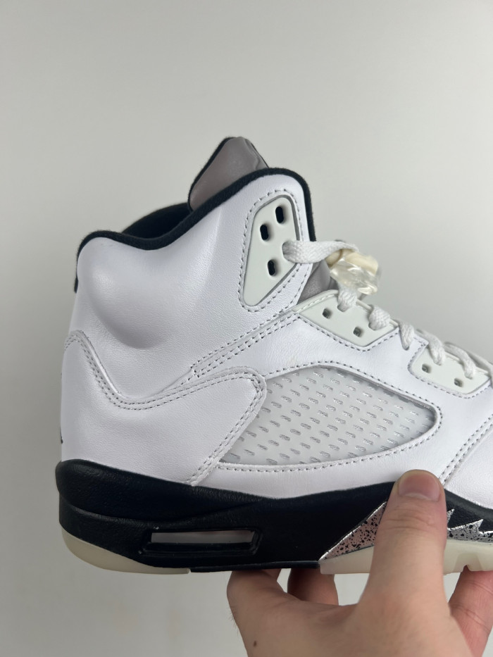 Air Jordan 5 Retro "White and Black"-DD0587-110