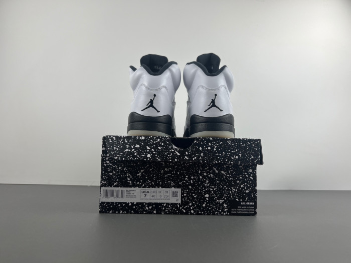 Air Jordan 5 Retro "White and Black"-DD0587-110