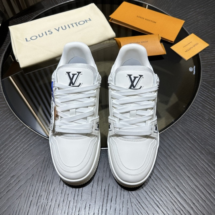 LV snekaers 234