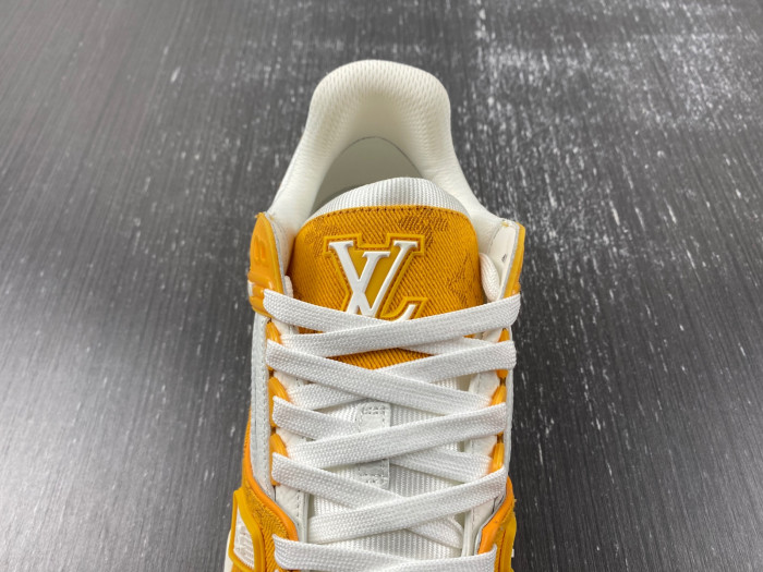 lv snekaers 85