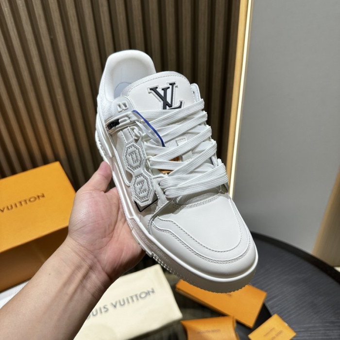 LV snekaers 234
