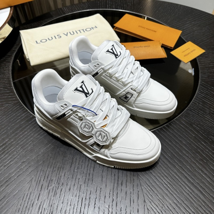 LV snekaers 234