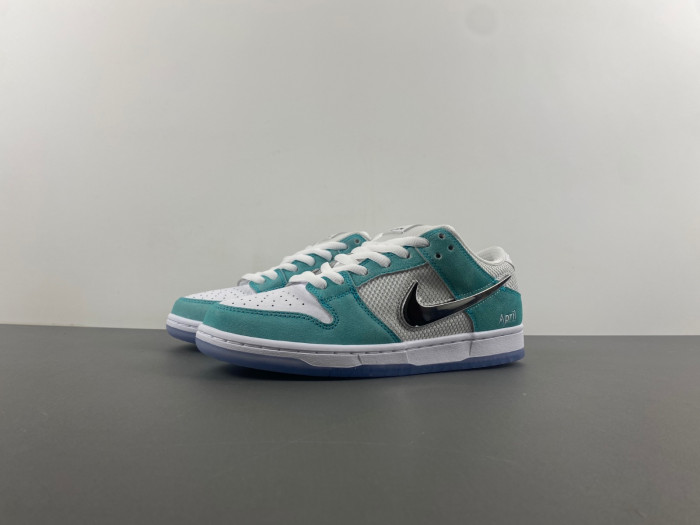 nike sb dunk low april skateboards-fd2562-400