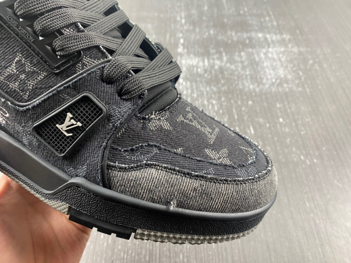 lv snekaers 108