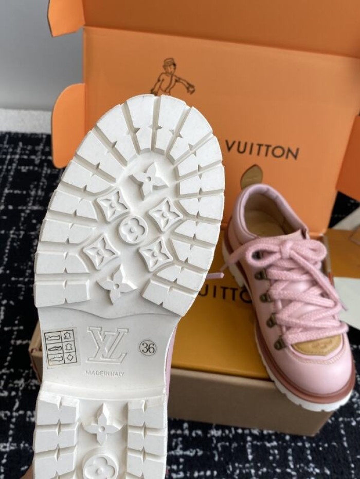 LV snekaers 224