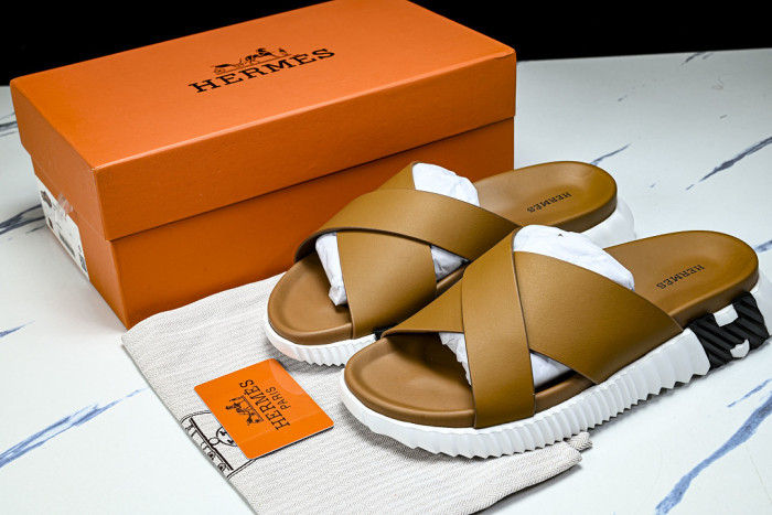 H**me5 Sandal 38