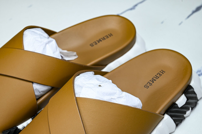 H**me5 Sandal 38