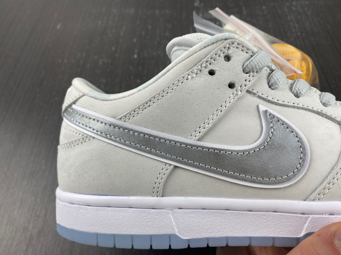 nike sb dunk low white lobster (friends and family)- fd8776-100