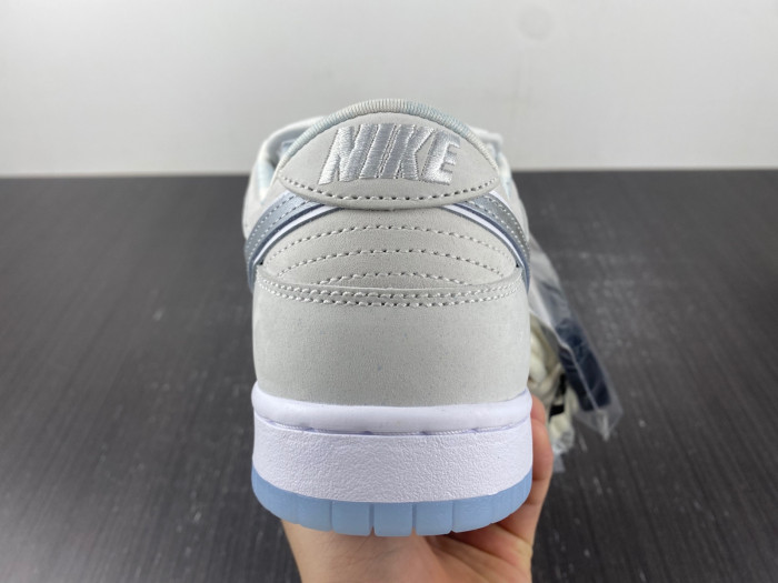 nike sb dunk low white lobster (friends and family)- fd8776-100