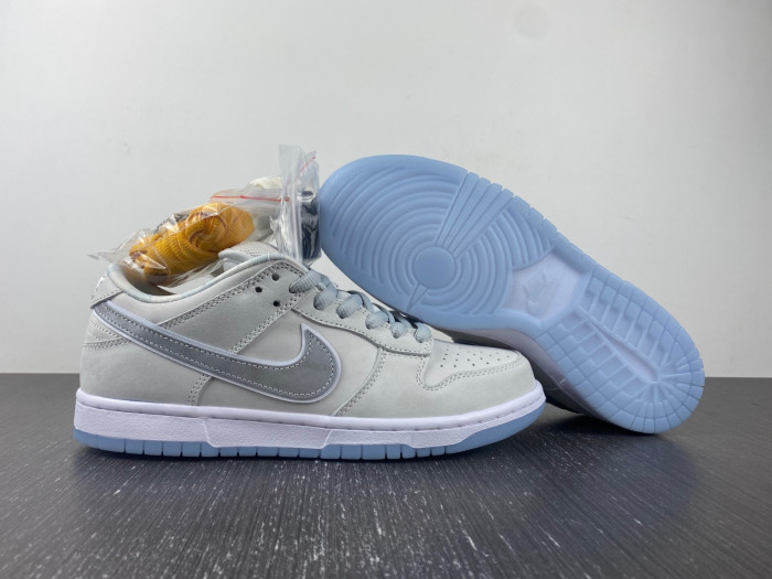 nike sb dunk low white lobster (friends and family)- fd8776-100