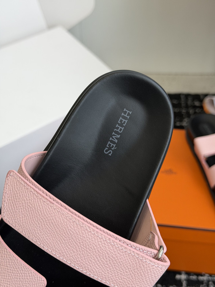 H**me5 Sandal 57