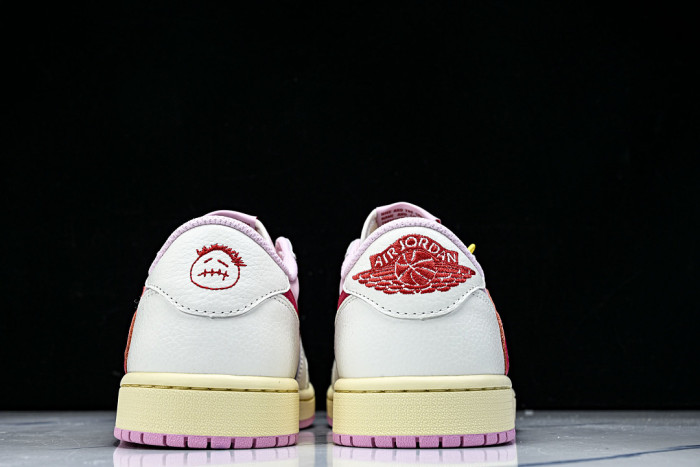 Air Jordan 1 Retro Low OG SP Travis Scott Shy Pink -IQ7604-101