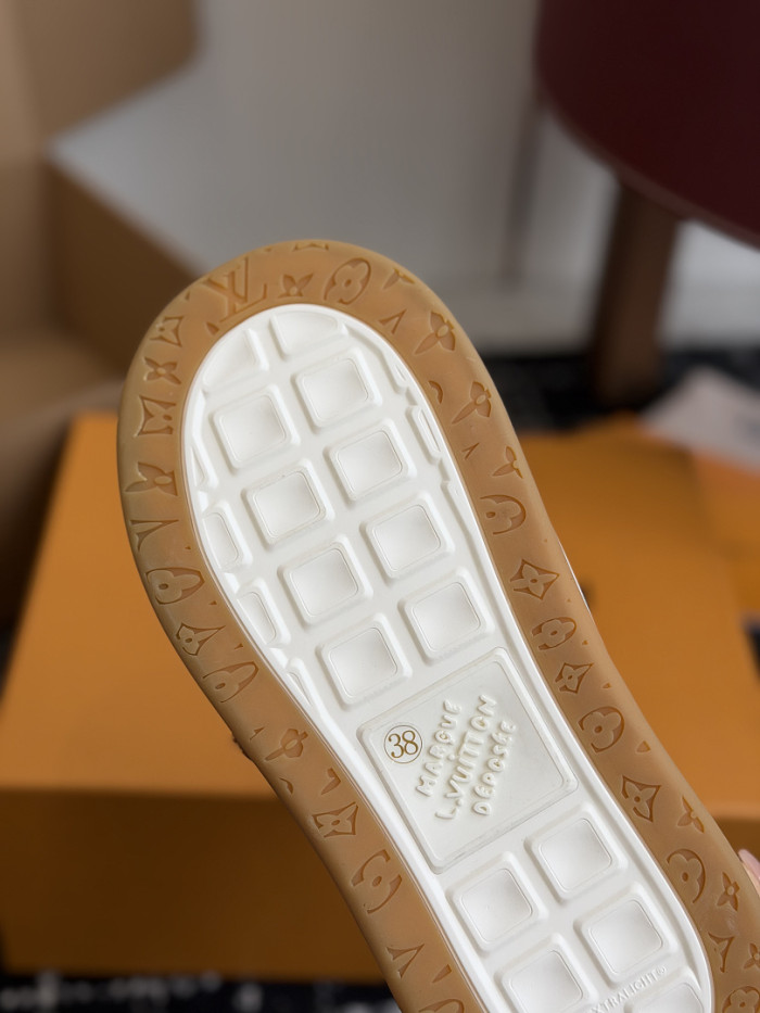 LV snekaers 296