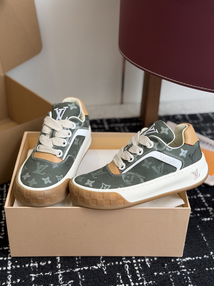 LV snekaers 296
