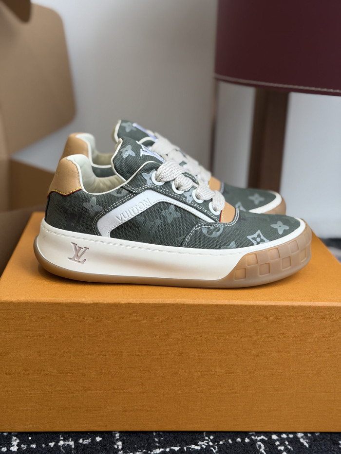 LV snekaers 296