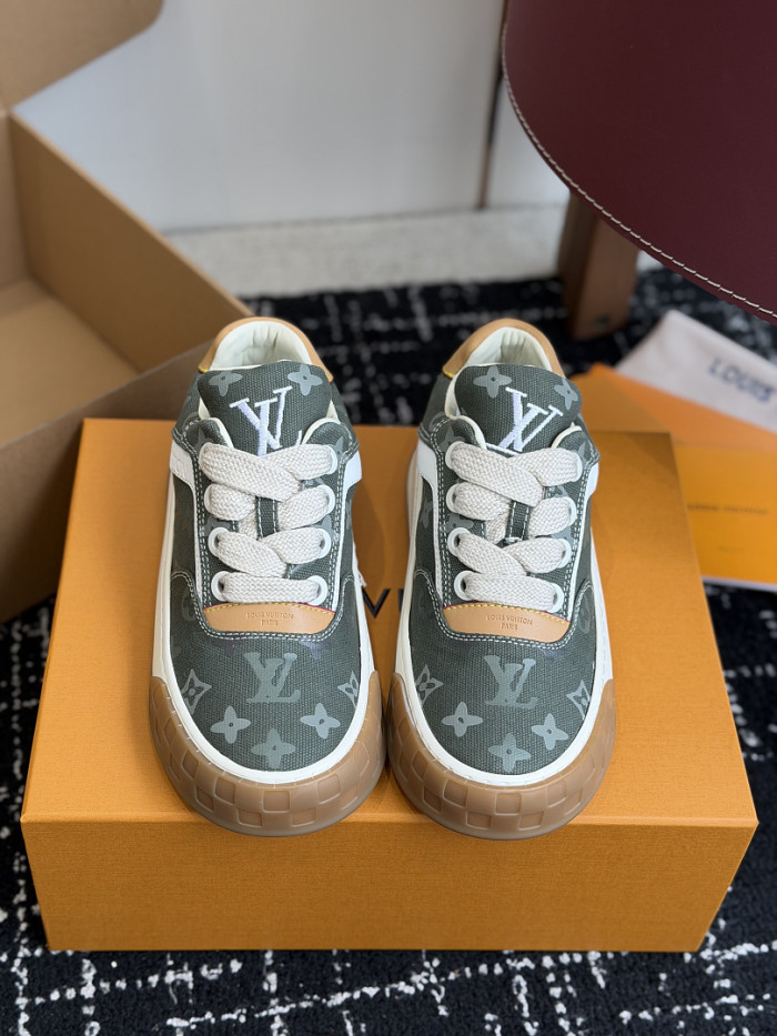 LV snekaers 296